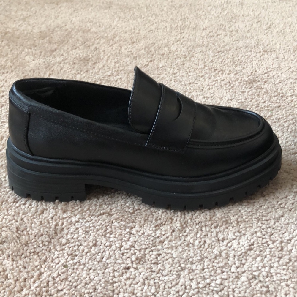 Chunky loafers